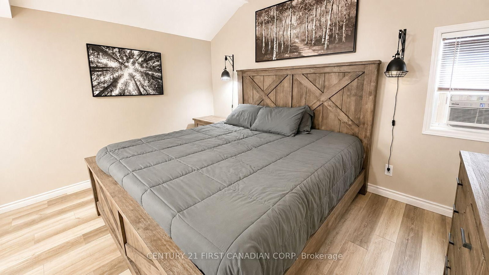 20883 REBECCA Road • Thames Centre, ON photo 38