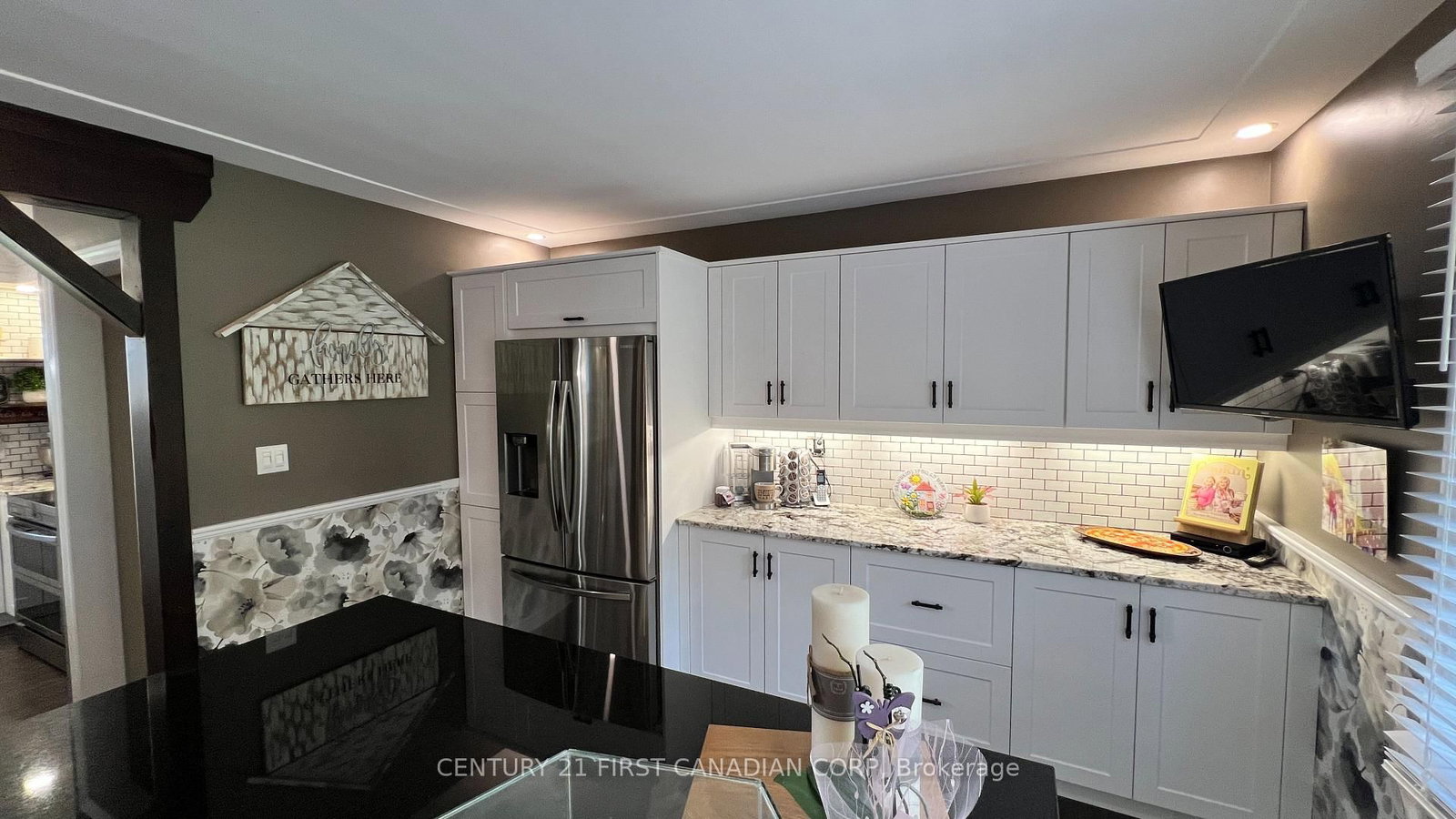 20883 REBECCA Road • Thames Centre, ON photo 6