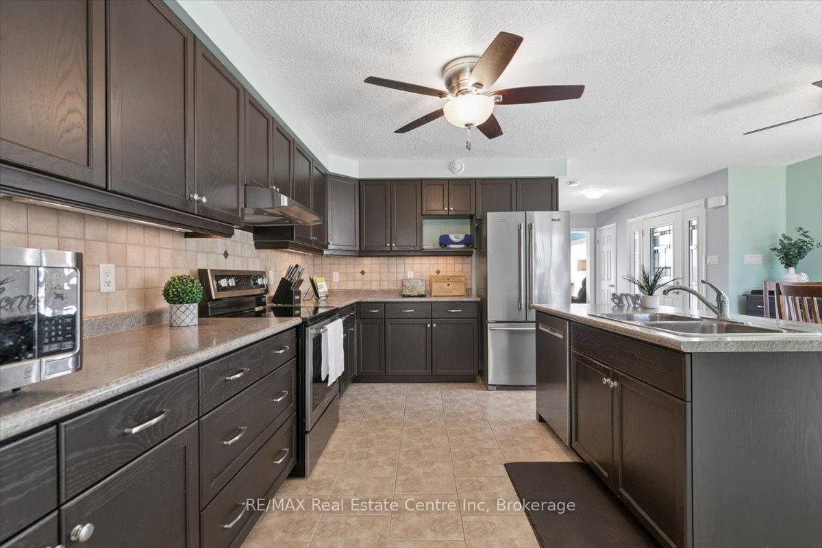 128 Ingram Drive • Guelph, ON photo 19