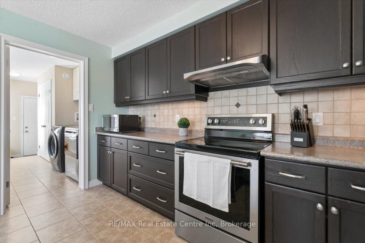 128 Ingram Drive • Guelph, ON photo 21