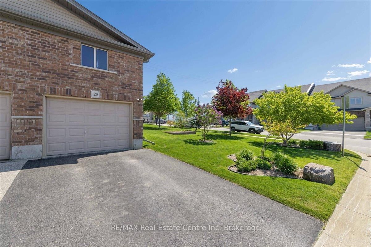 128 Ingram Drive • Guelph, ON photo 6