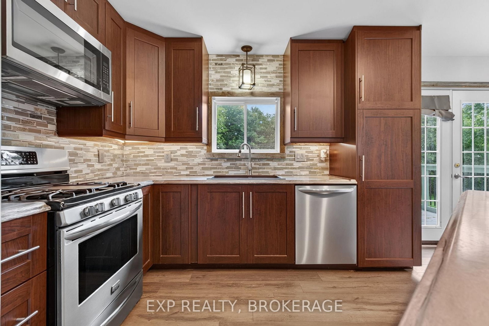 9009 PERTH Road • Rideau Lakes, ON photo 11