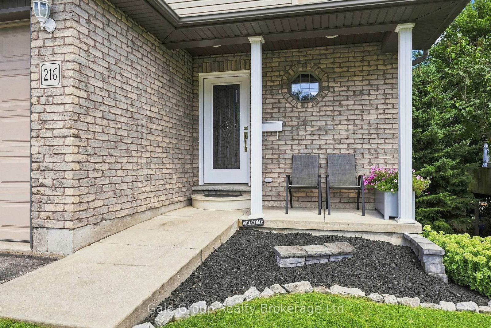 216 Thames Street N • Ingersoll, ON photo 4