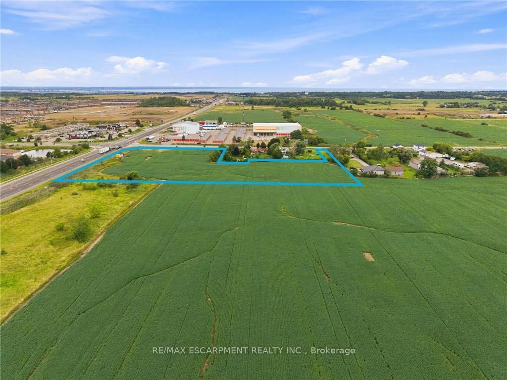2 HIGHLAND Road • Hamilton, ON photo 2