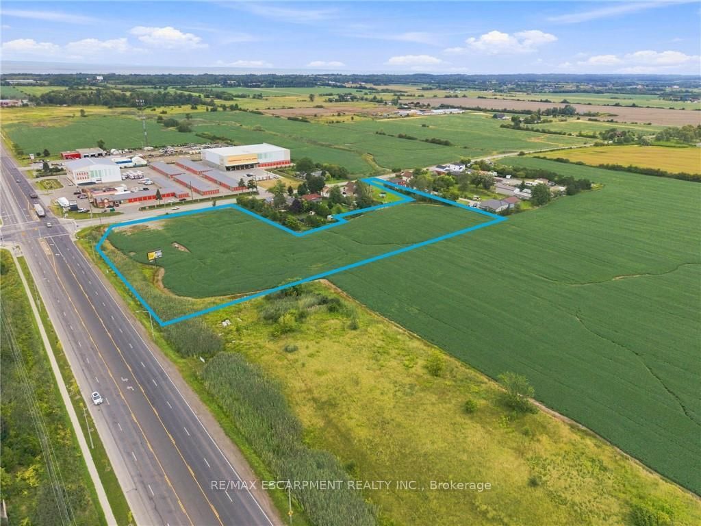 2 HIGHLAND Road • Hamilton, ON photo 3