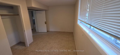 18 High Street • Waterloo, ON photo 2