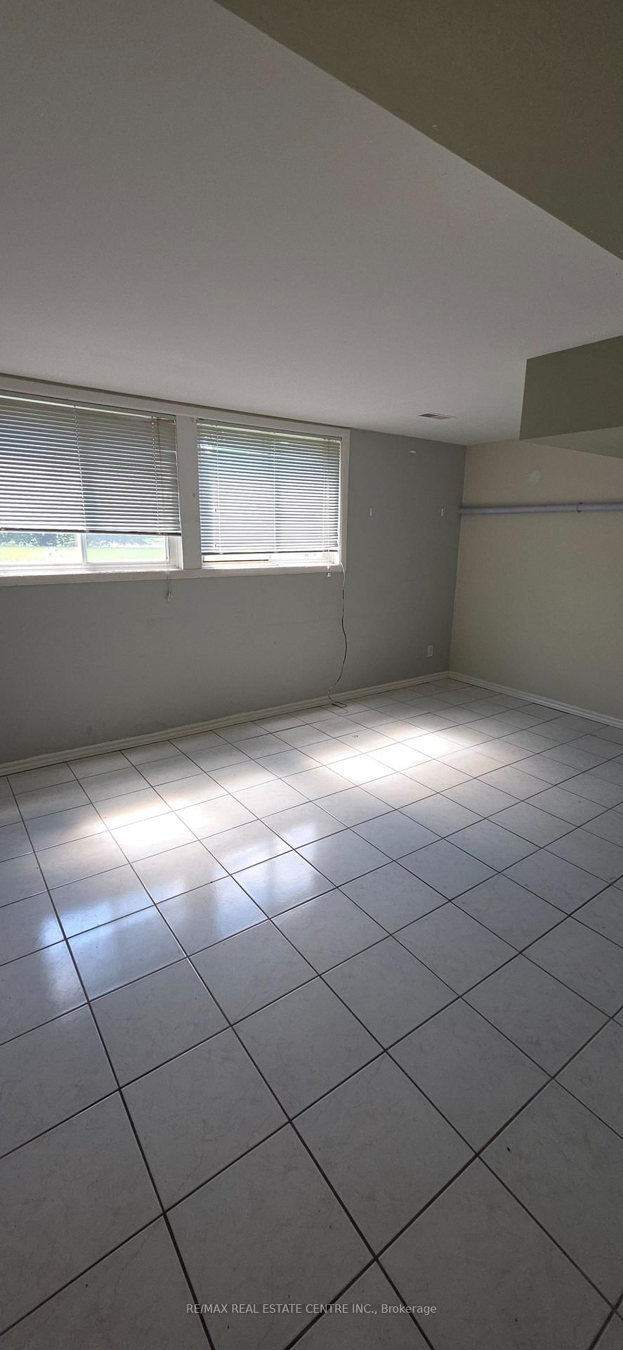 18 High Street • Waterloo, ON photo 3