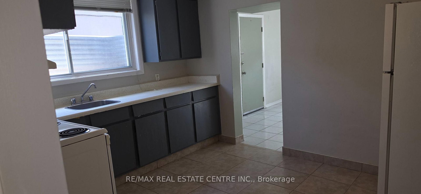 18 High Street • Waterloo, ON photo 4