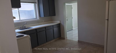 18 High Street • Waterloo, ON photo 4