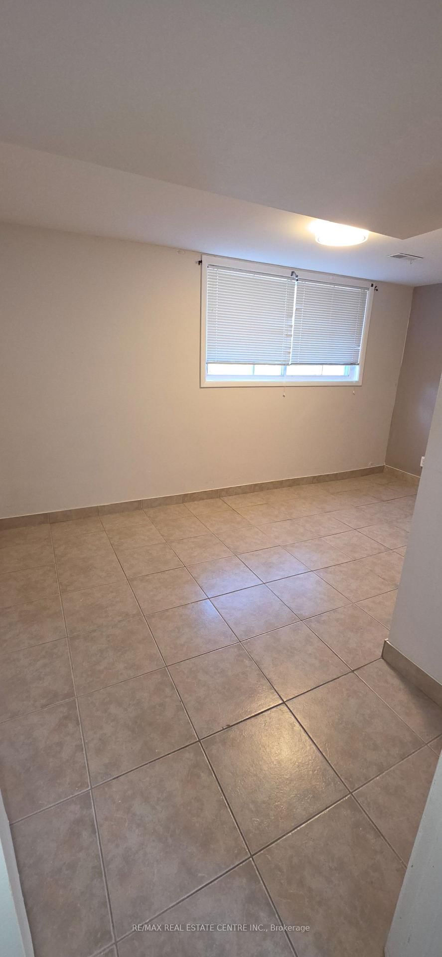 18 High Street • Waterloo, ON photo 8