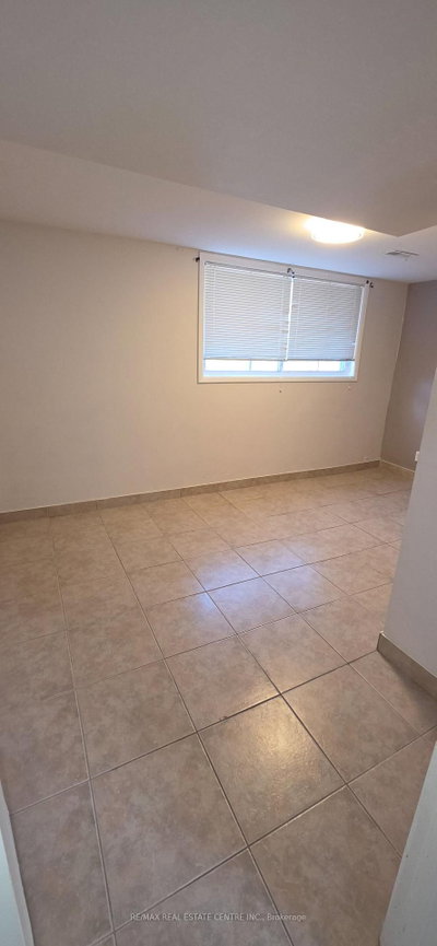 18 High Street • Waterloo, ON photo 8