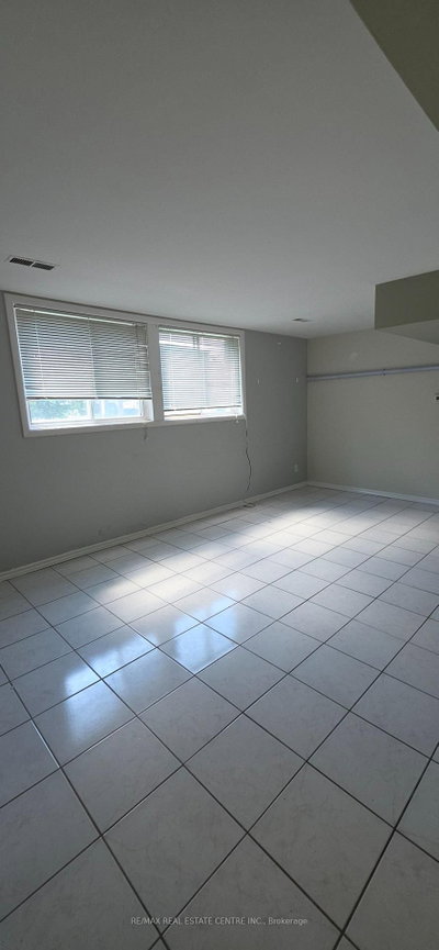 18 High Street • Waterloo, ON photo 9
