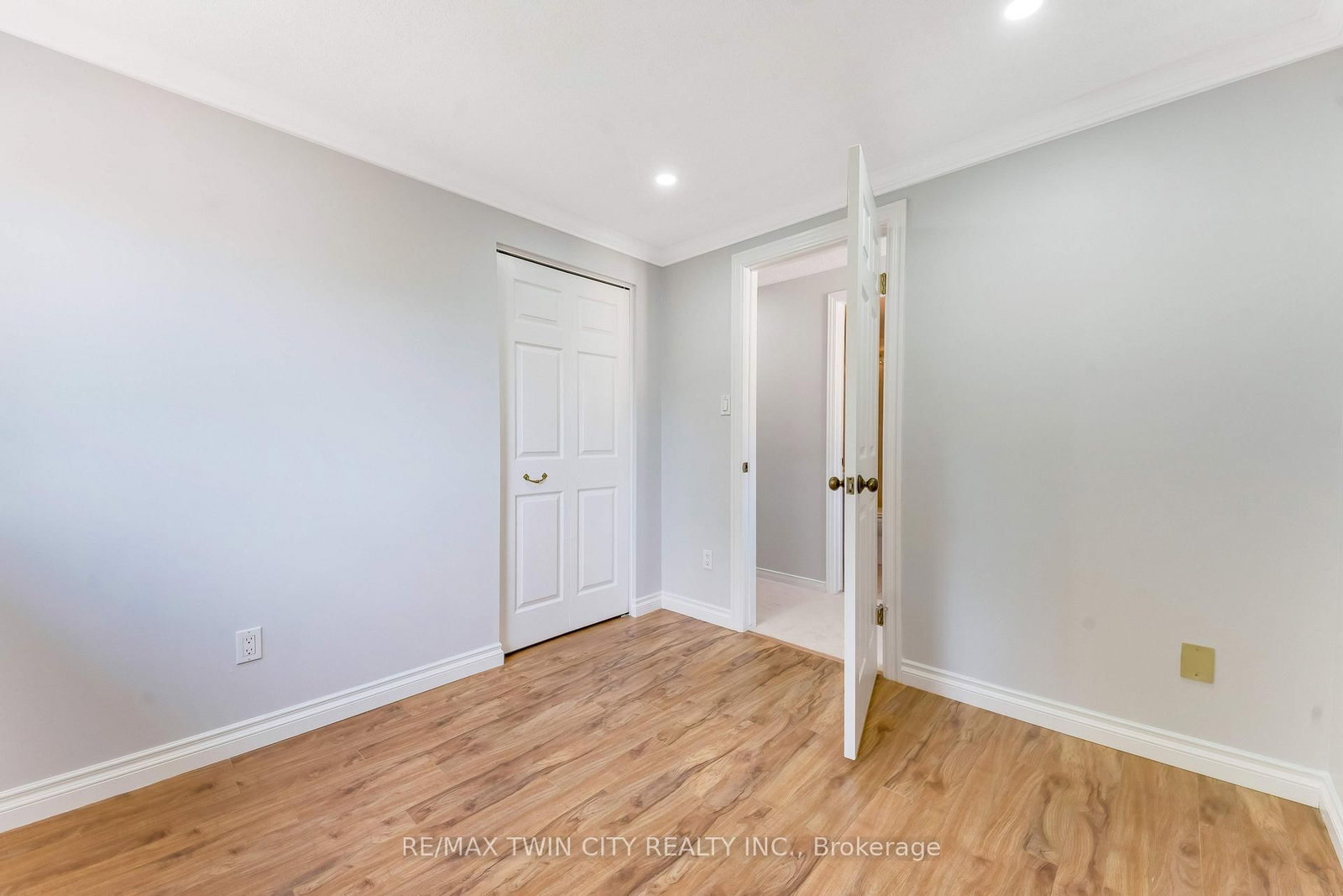 68 Old Huron Court • Kitchener, ON photo 20