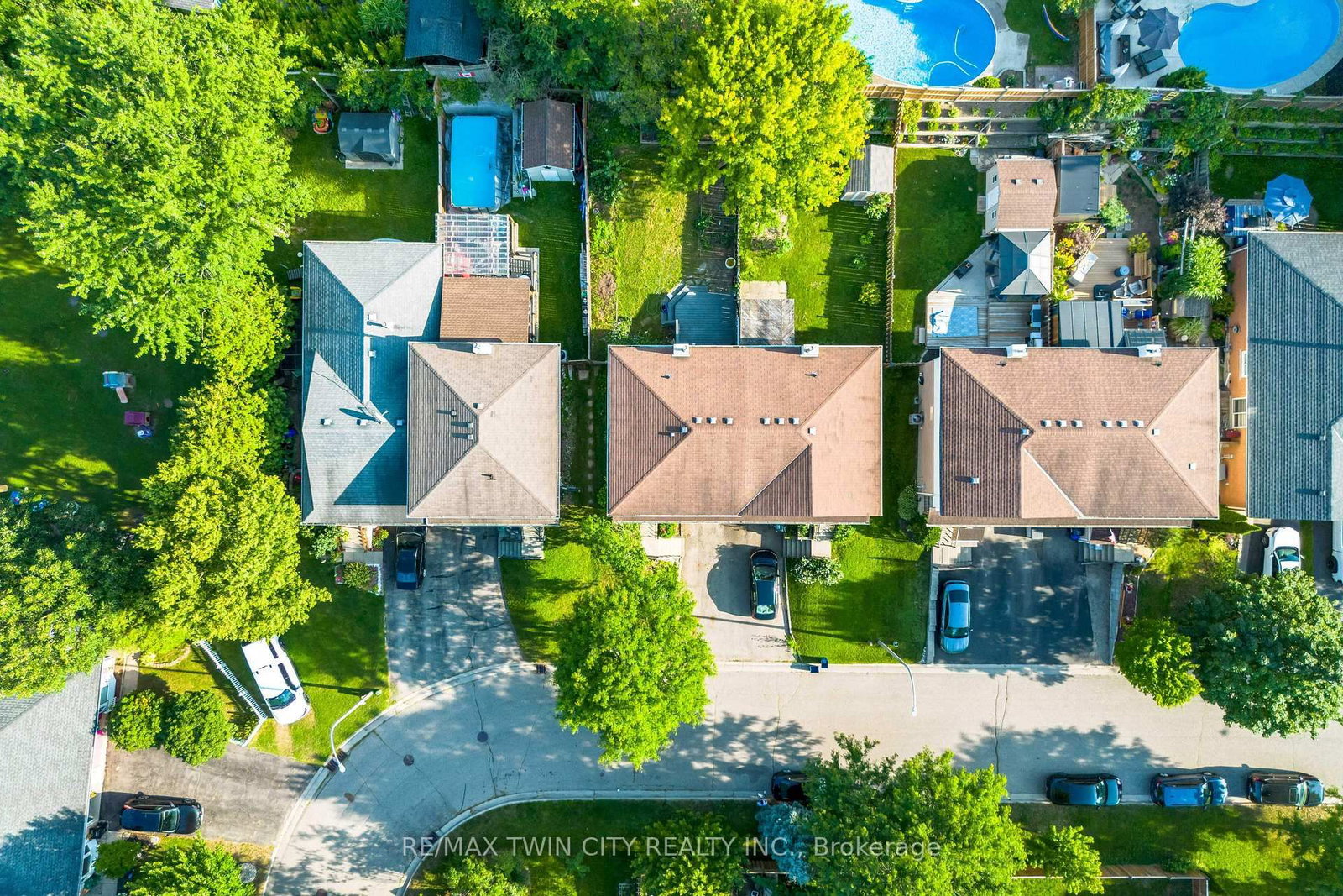 68 Old Huron Court • Kitchener, ON photo 33