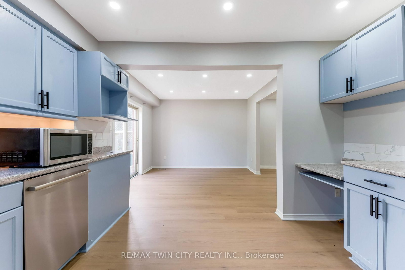 68 Old Huron Court • Kitchener, ON photo 6