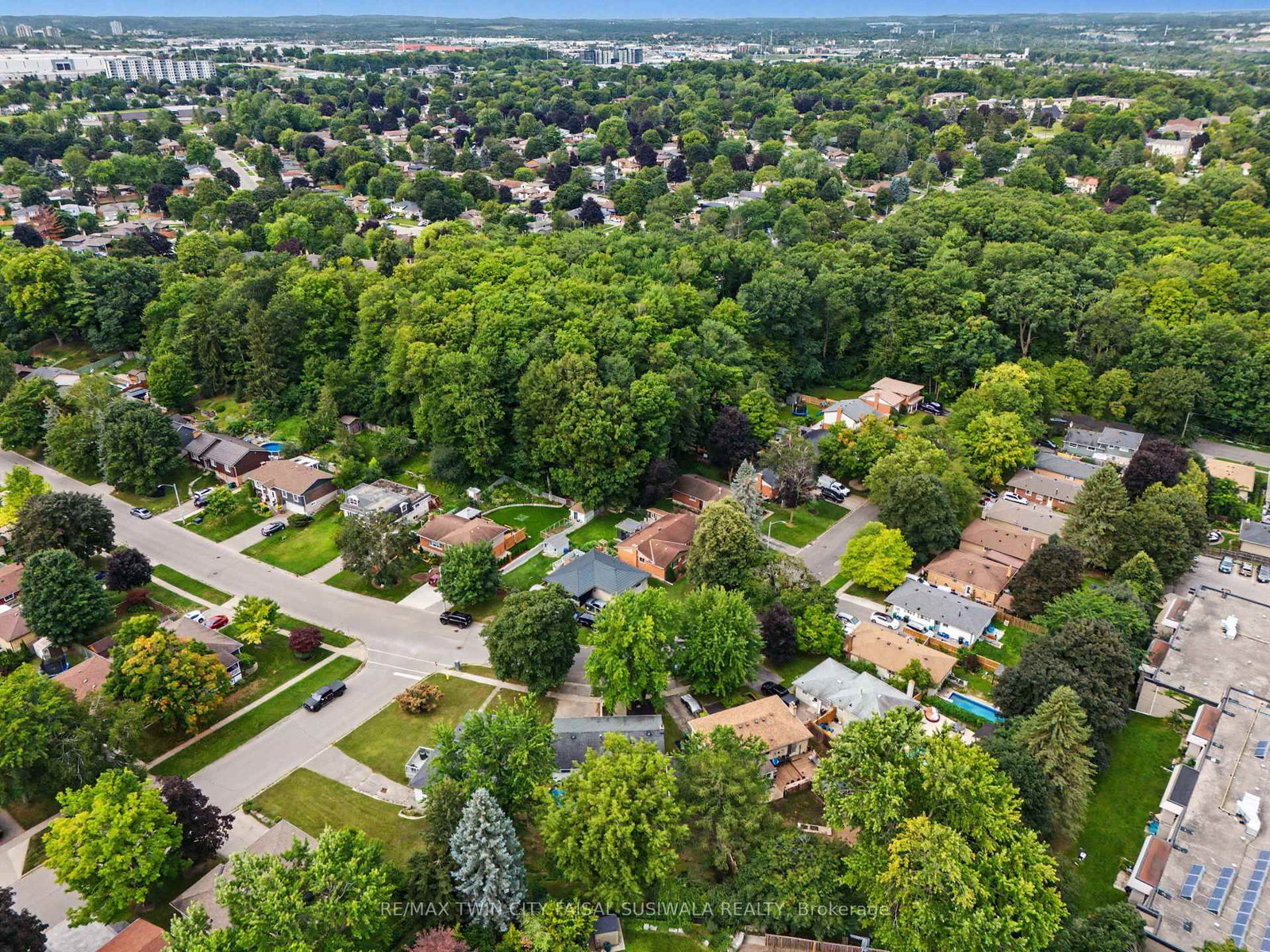 197 Kribs Street • Cambridge, ON photo 10