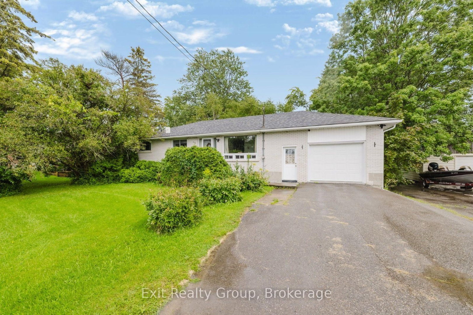 142 Sunningdale Drive • Belleville, ON photo 1