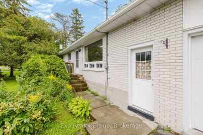 142 Sunningdale Drive • Belleville, ON photo 3