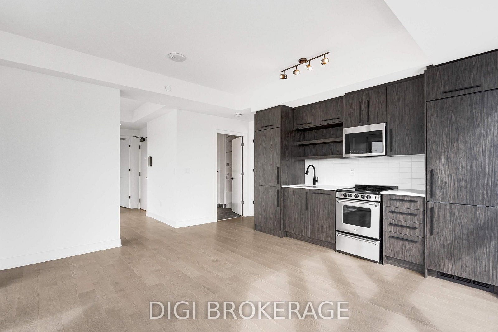 1007-560 Rideau St, Ottawa, view 17