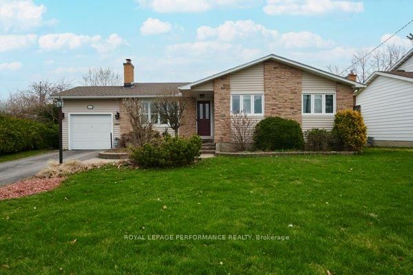 401 Phoenix Crescent