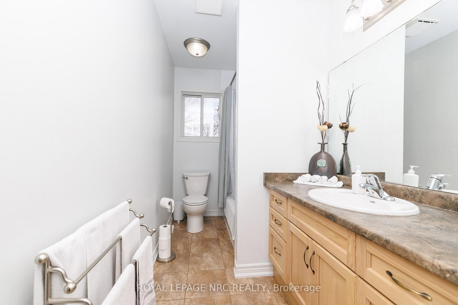 16 Leonard Drive • St. Catharines, ON photo 11