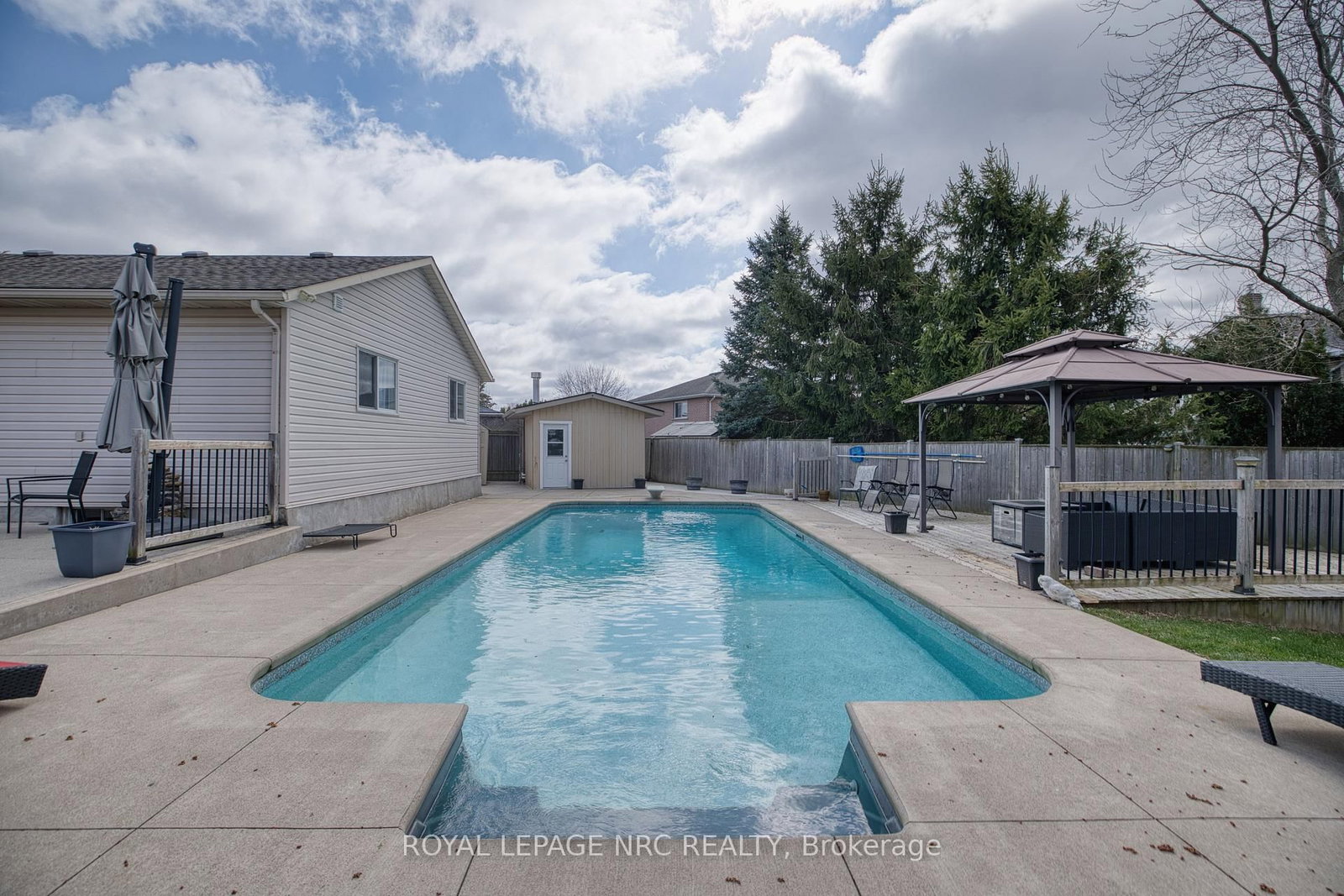 16 Leonard Drive • St. Catharines, ON photo 27