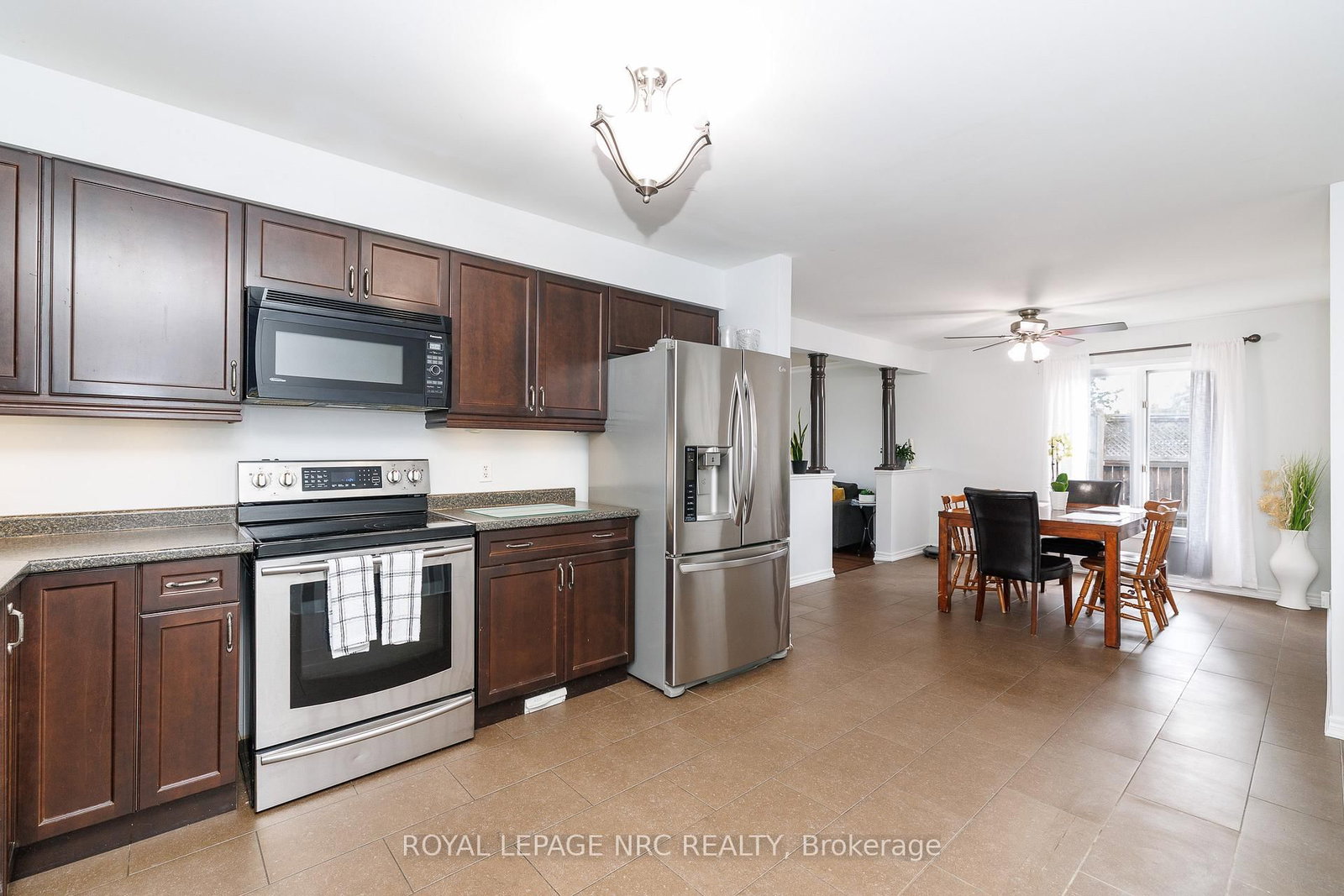 16 Leonard Drive • St. Catharines, ON photo 8