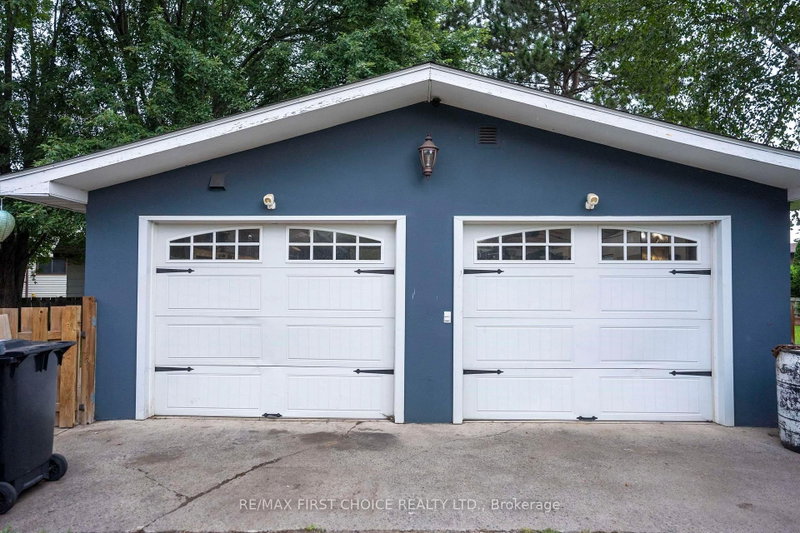 600 Ashdale Place