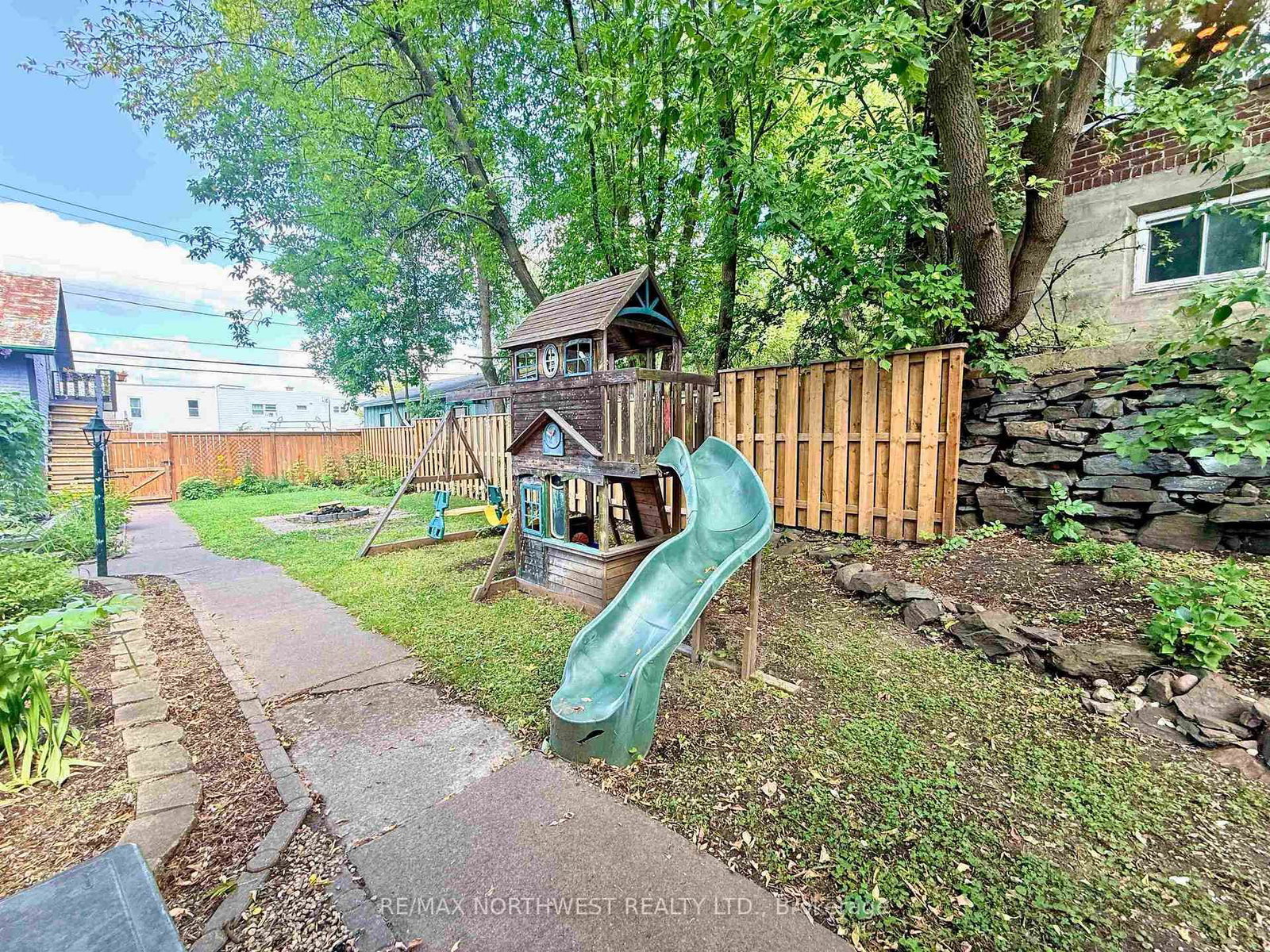 324 Third St S • Kenora, ON photo 42