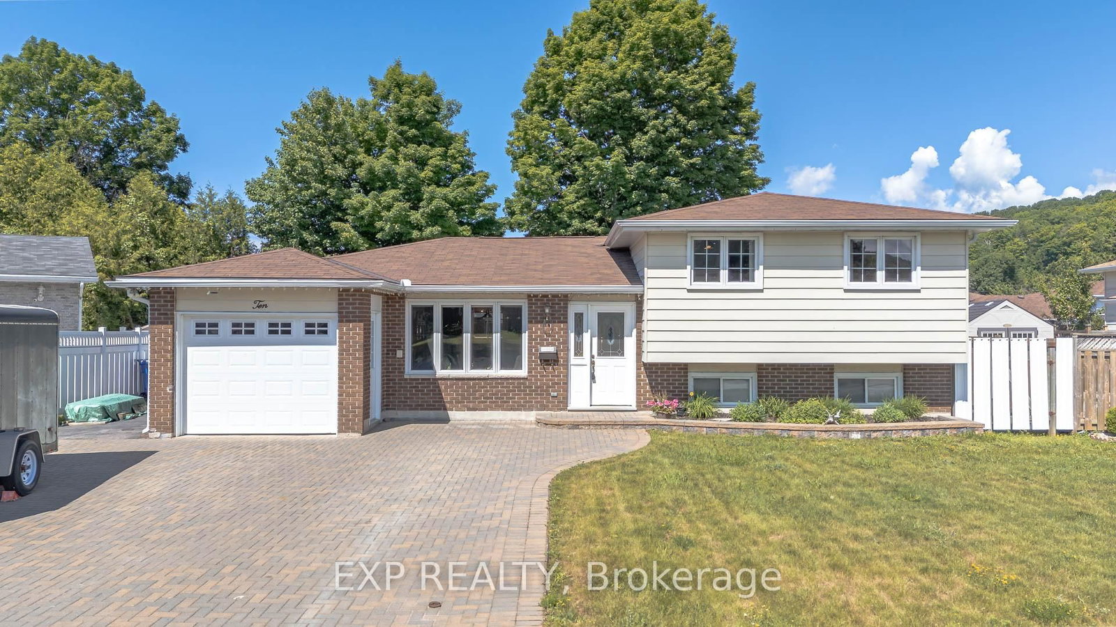 10 Kathryn Crescent • North Bay, ON photo 1
