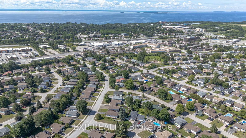 10 Kathryn Crescent