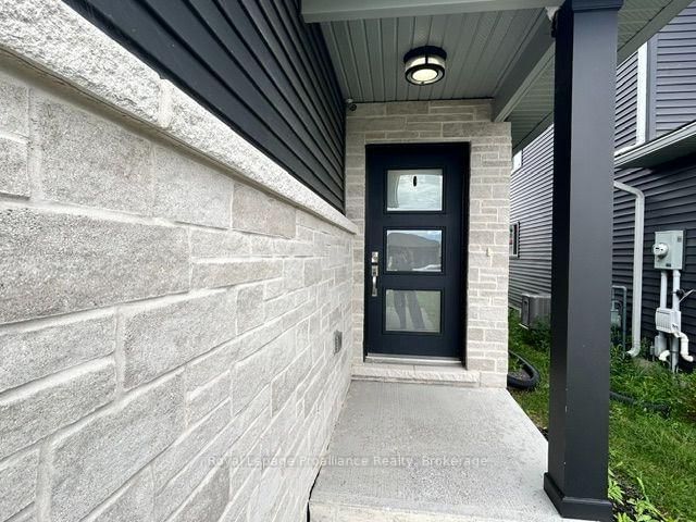42 Dewal Place