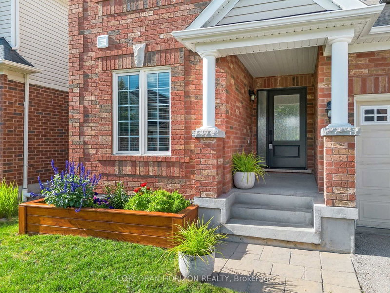 32 Chase Crescent