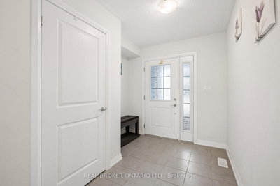 46 Bank Swallow Crescent • Kitchener, ON photo 6