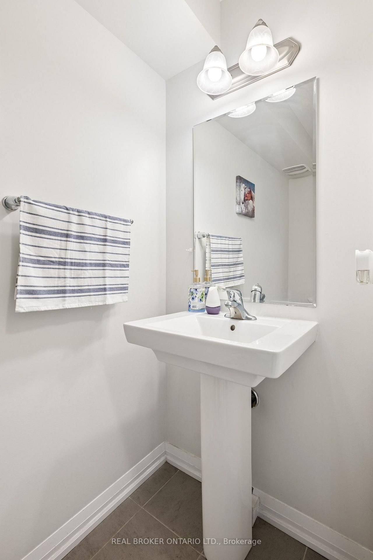 46 Bank Swallow Crescent • Kitchener, ON photo 8