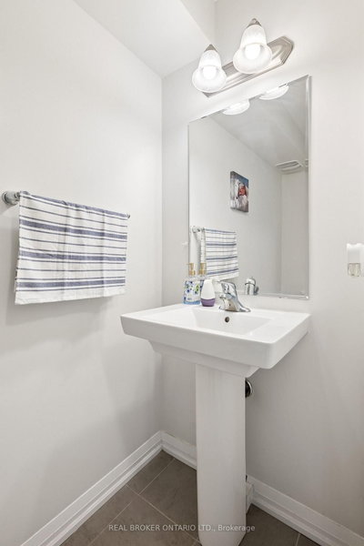 46 Bank Swallow Crescent • Kitchener, ON photo 8