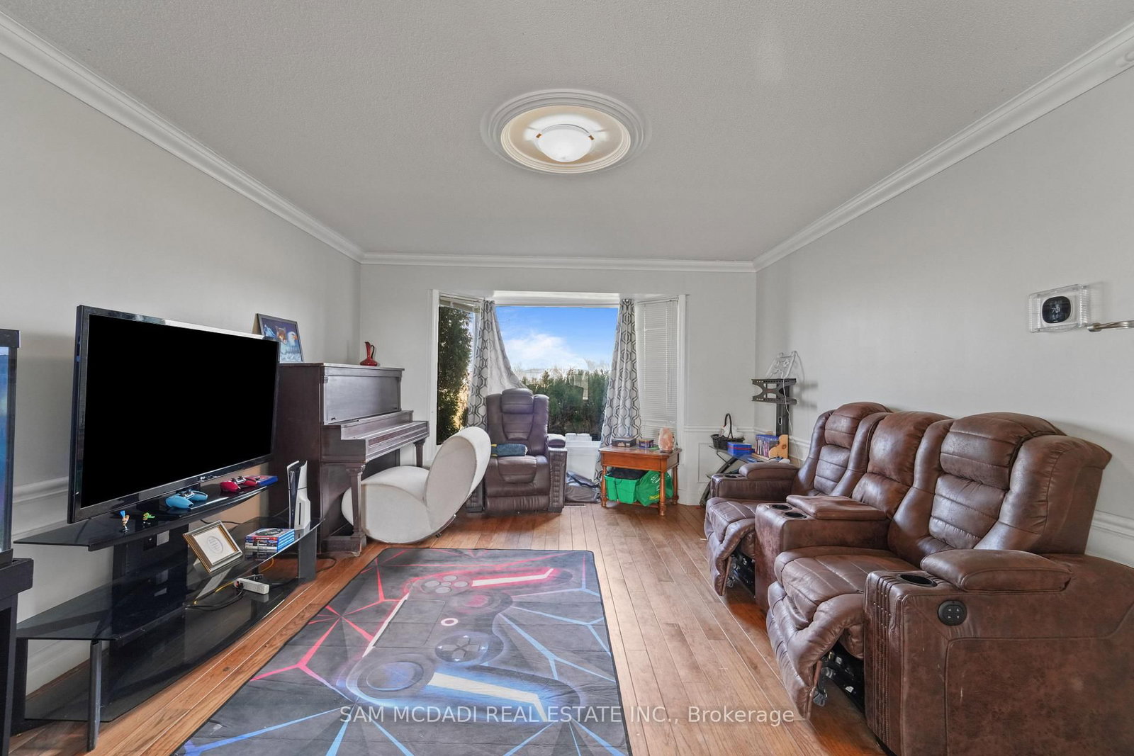 225 Park Road S • Grimsby, ON photo 10