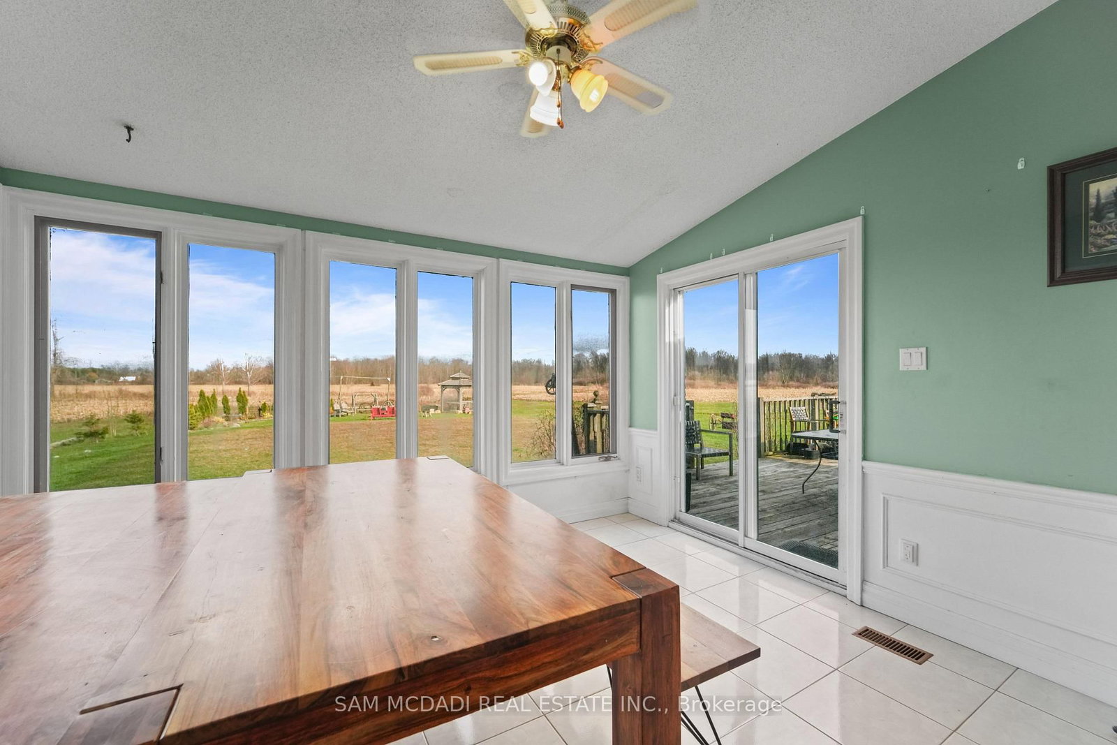225 Park Road S • Grimsby, ON photo 17