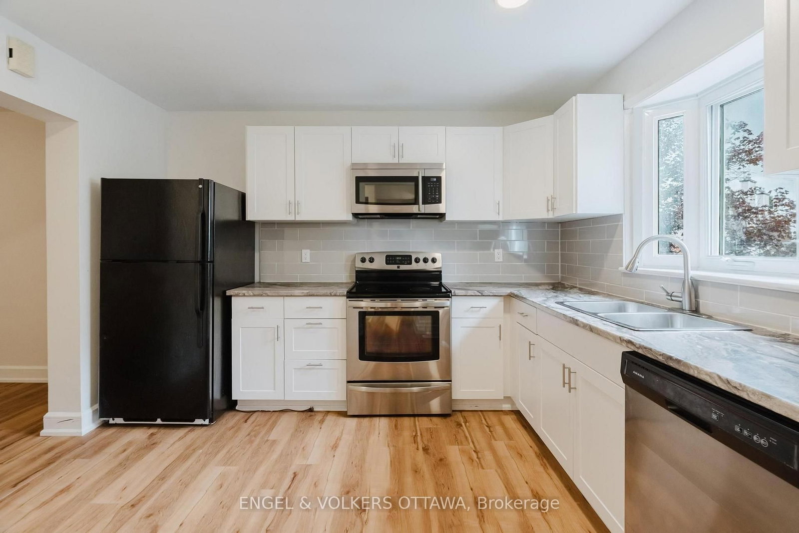 8 Almond Lane • Ottawa, ON photo 10