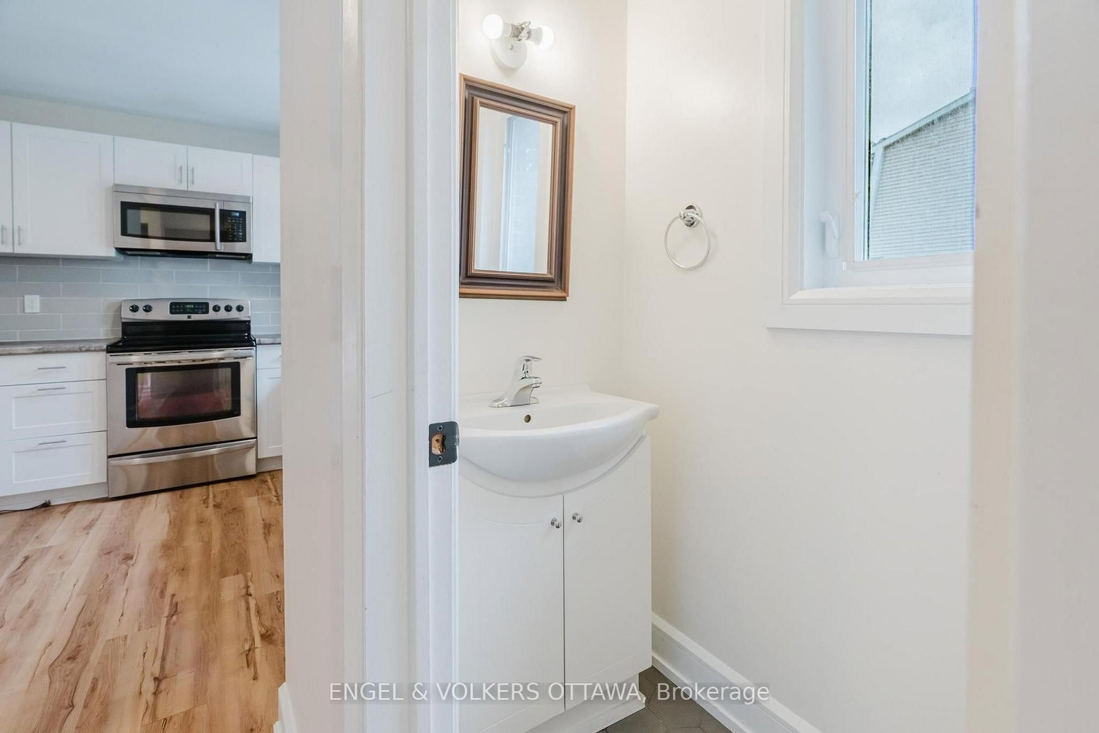8 Almond Lane • Ottawa, ON photo 13