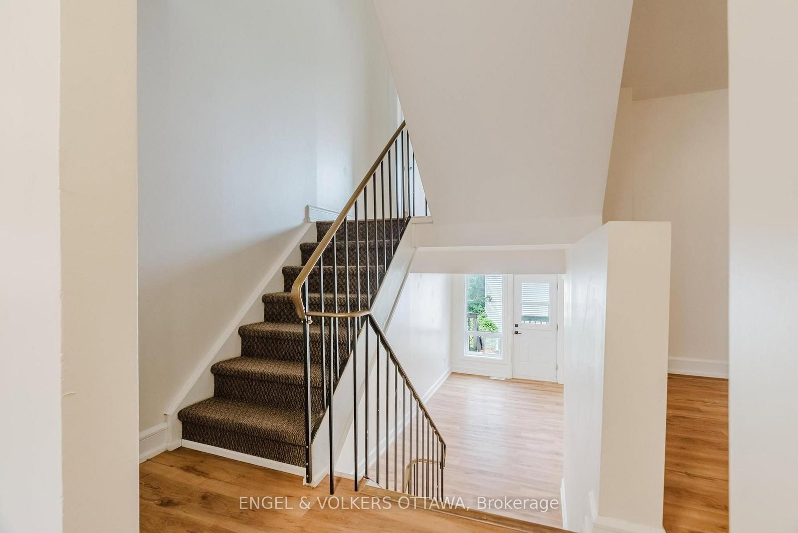 8 Almond Lane • Ottawa, ON photo 14