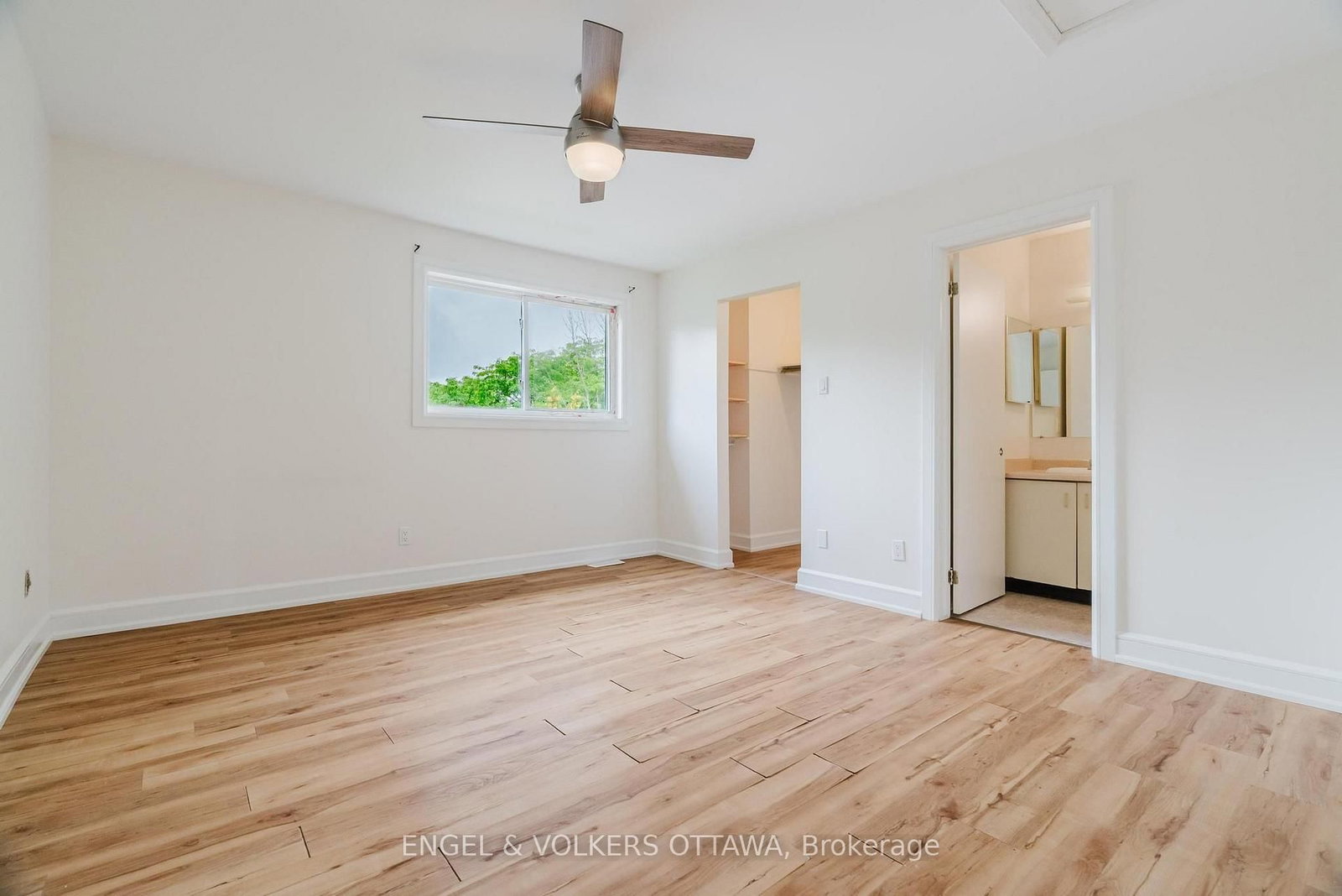 8 Almond Lane • Ottawa, ON photo 15
