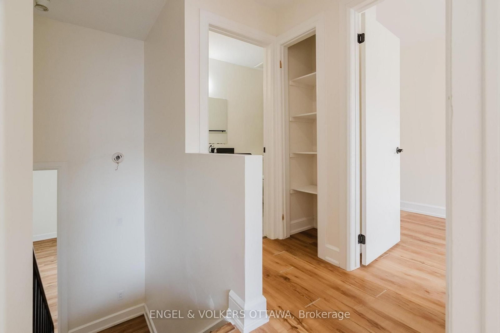 8 Almond Lane • Ottawa, ON photo 19