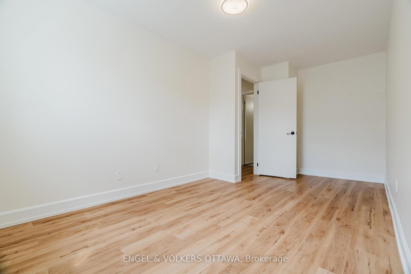 8 Almond Lane • Ottawa, ON photo 20