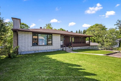 571 David Street E • Gravenhurst, ON photo 3