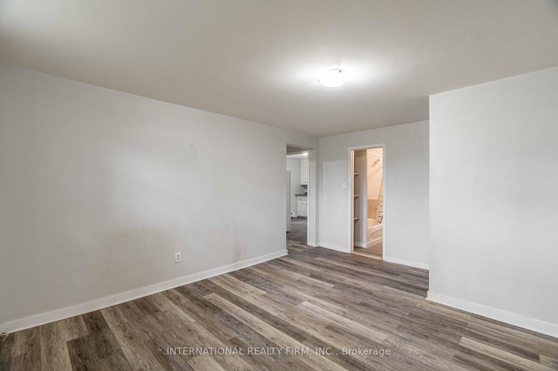 75 King Edward Avenue