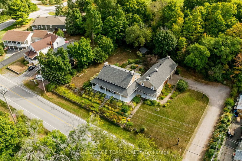492 River Road