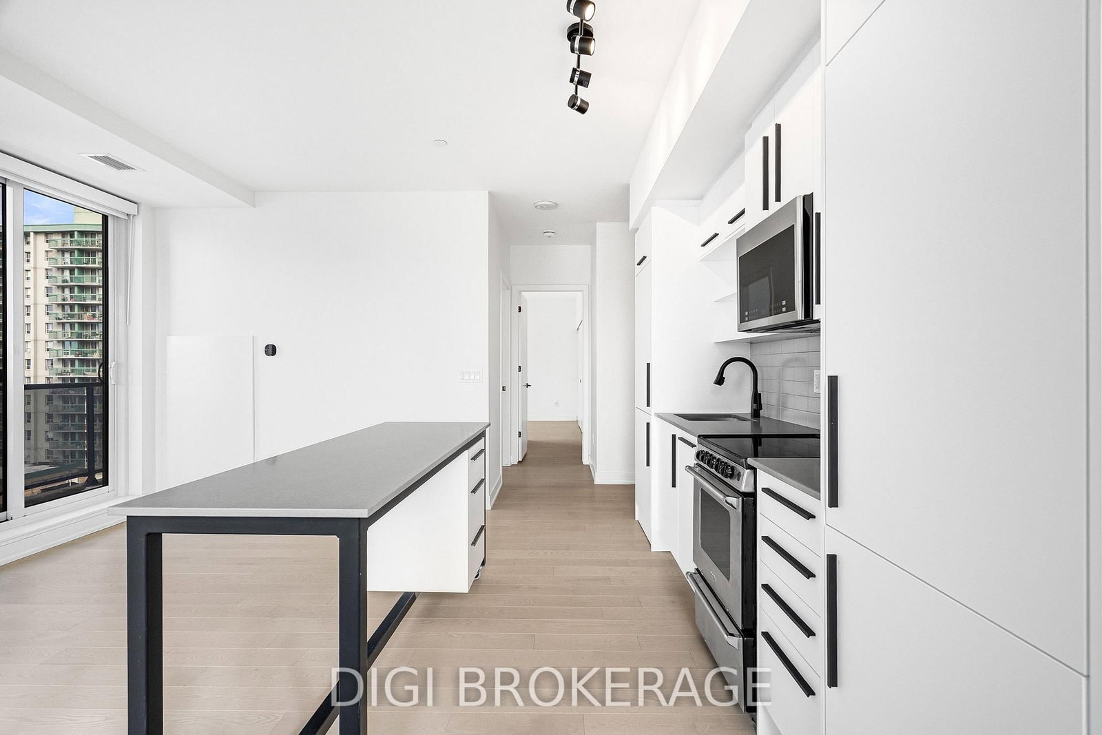 904-560 Rideau St, Ottawa, view 11