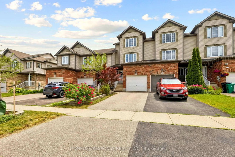 222 SOPHIA Crescent