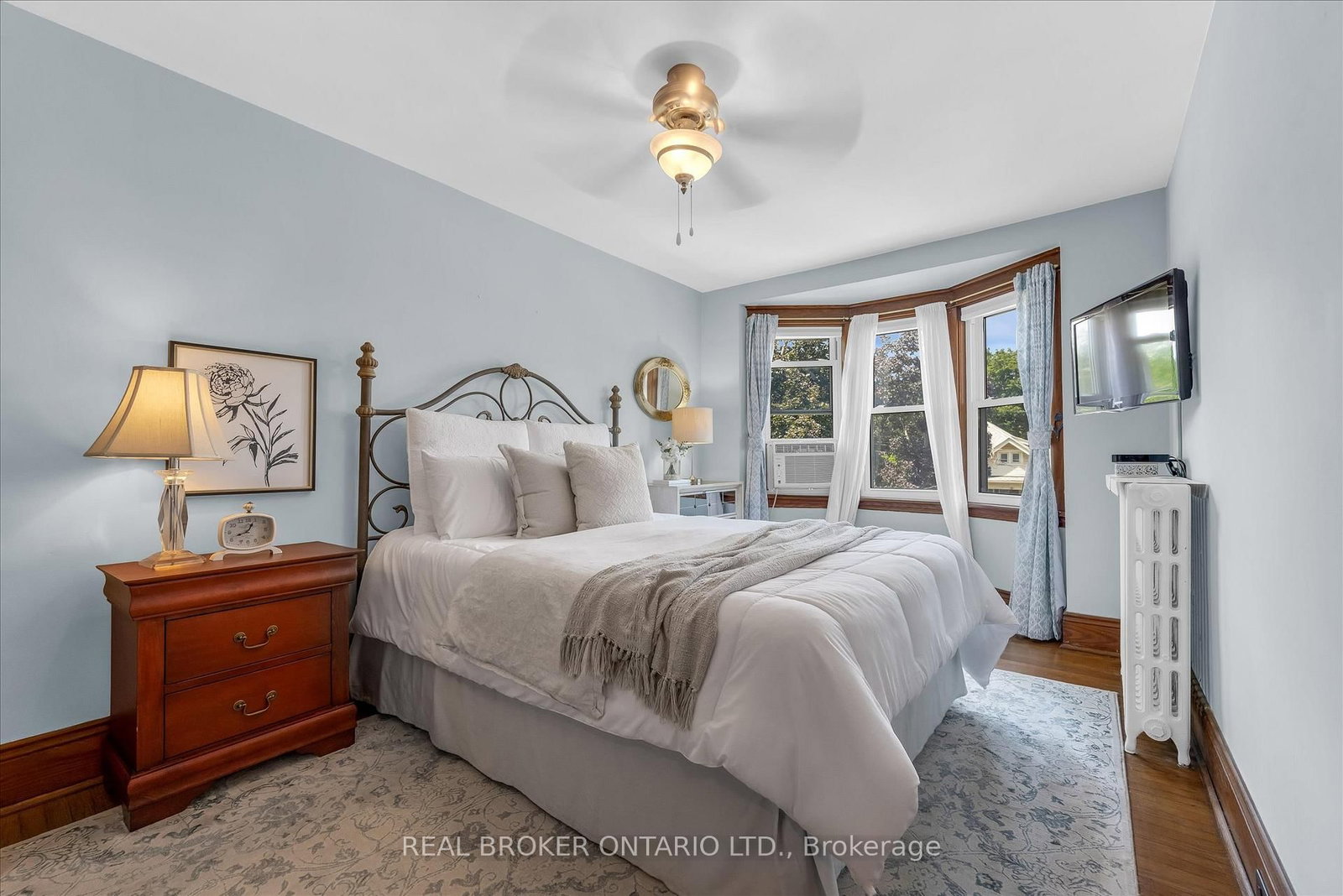 99 Tuxedo Avenue S • Hamilton, ON photo 17